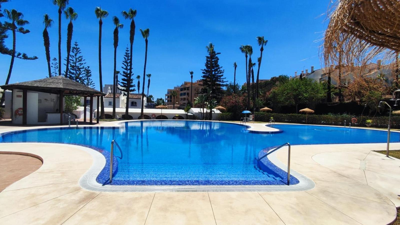 Benalgolf Lovely Apartment In Benalmadena With Sea Views, Excellent Wifi Connection, Private Backyard With Bbq Exterior foto
